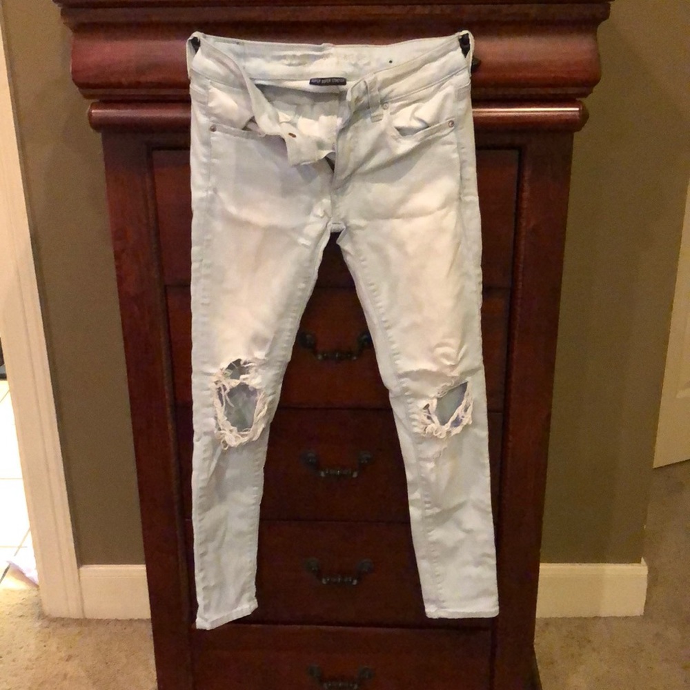 American Eagle baby blue distressed skinny jeans size 2